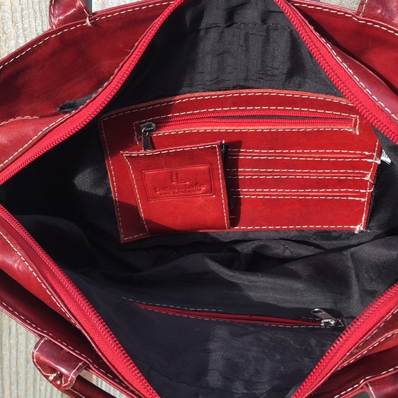 Red leather floral LEADERS IN LEATHER handbag - Picture 8 of 12